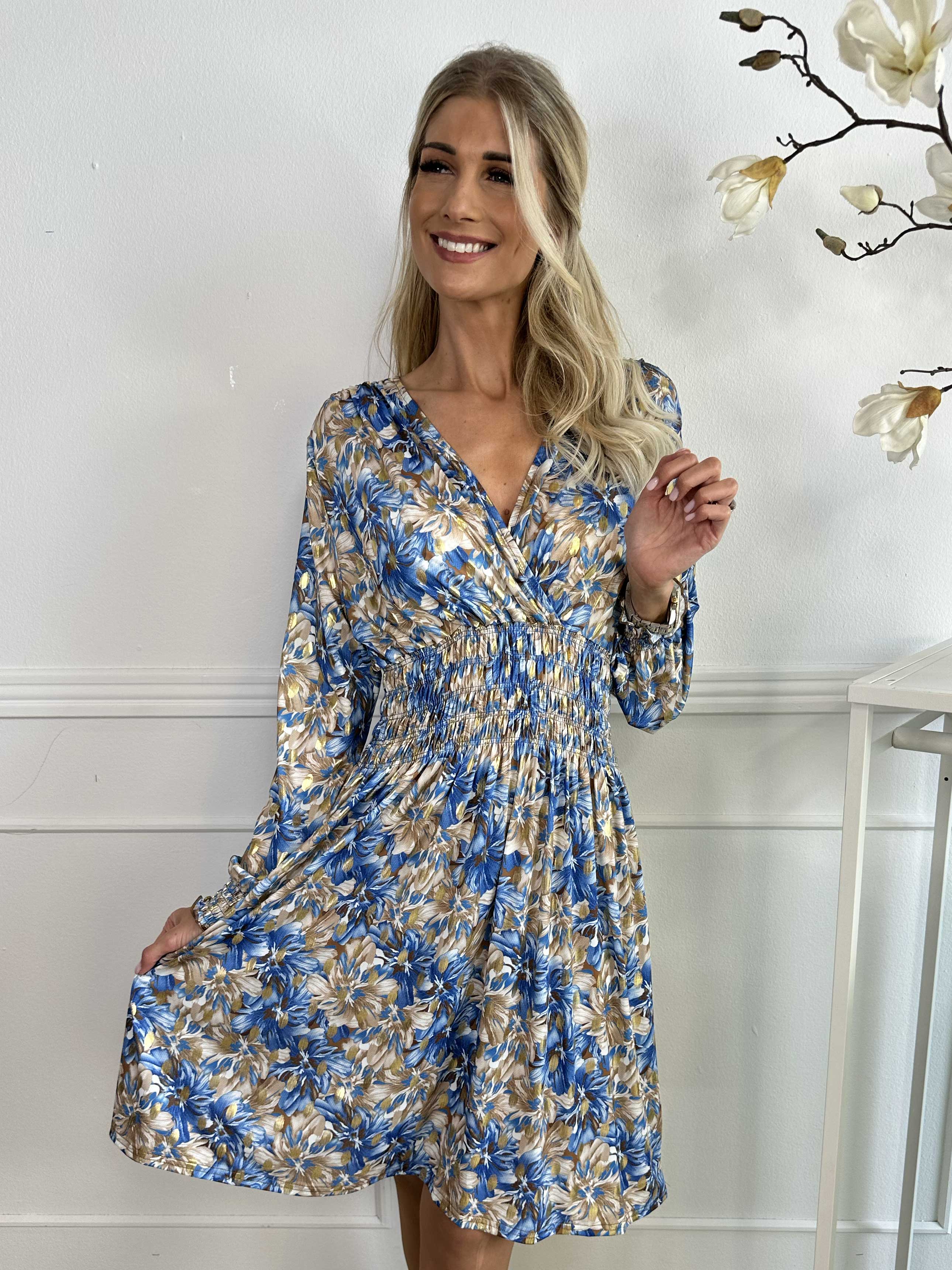 Pams Floral Short L/S - Elastisk kjole med smock i livet